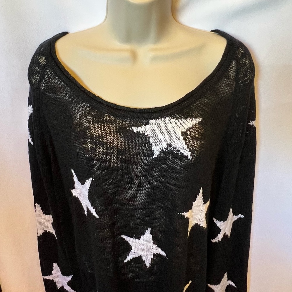 Non Branded Women’s White Star patterned cardigan Sweater - Picture 4 of 6